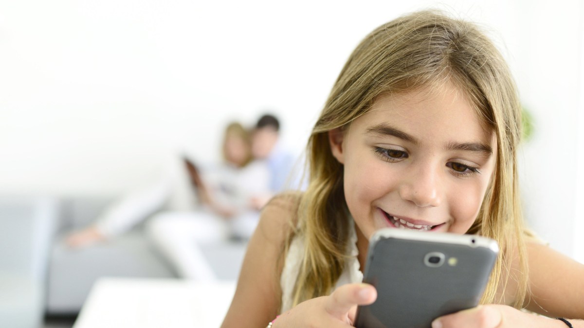 enfant-smartphone