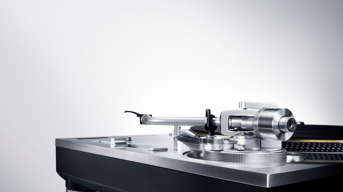 Direct_Drive_Turntable_System_SL_1200GAE_1.0