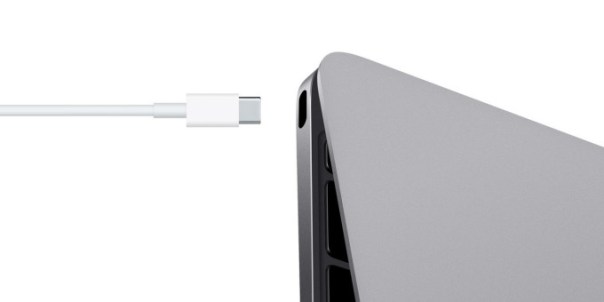 Le MacBook de 2015 était un des premiers produits USB Type-C au monde, mais Apple n'a pas intégré la technologie à l'iPhone. // Source : Apple