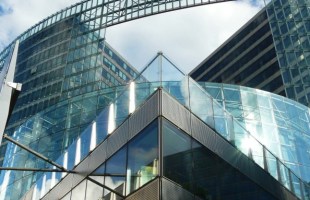Bâtiment en verre