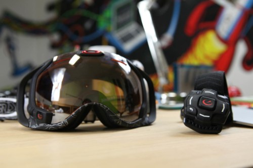 Test du Oakley Airwave , le masque de ski connecté qui numérise les  pistes - Numerama