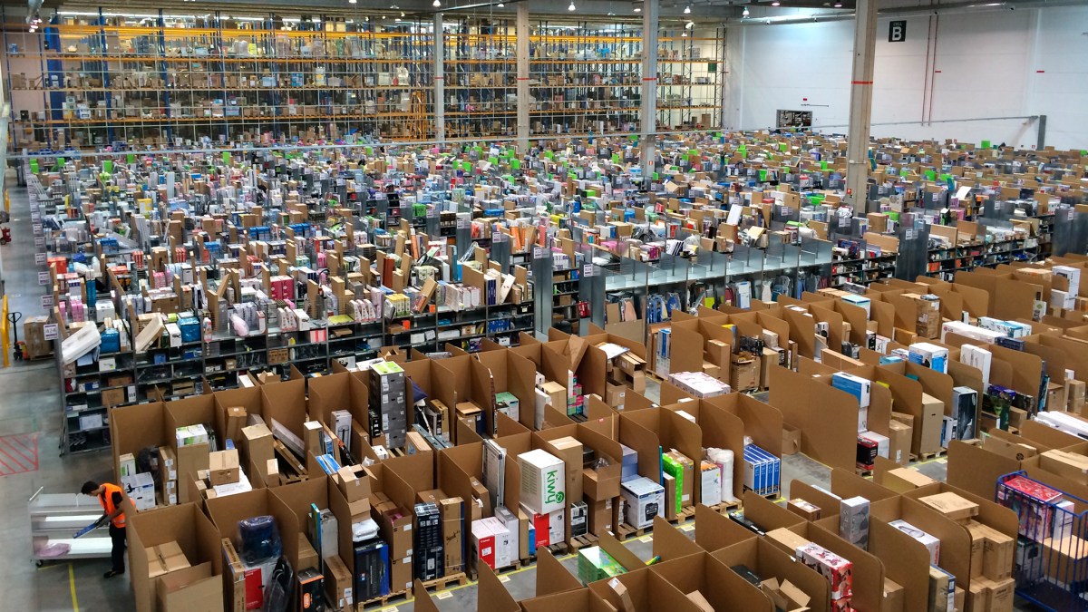 Amazon_España_por_dentro_(San_Fernando_de_Henares)