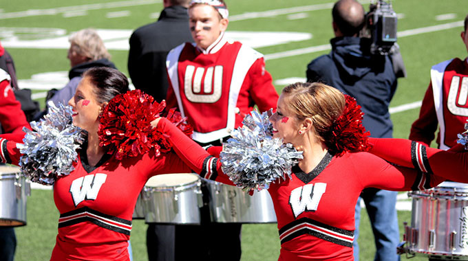 Pom pom girls