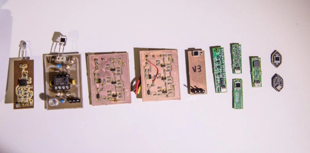 Le capteur infra-rouge inventé par Valve, dans ses différentes phases jusqu'à sa miniaturisation définitive. Le capteur infra-rouge inventé par Valve, dans ses différentes phases jusqu'à sa miniaturisation définitive.