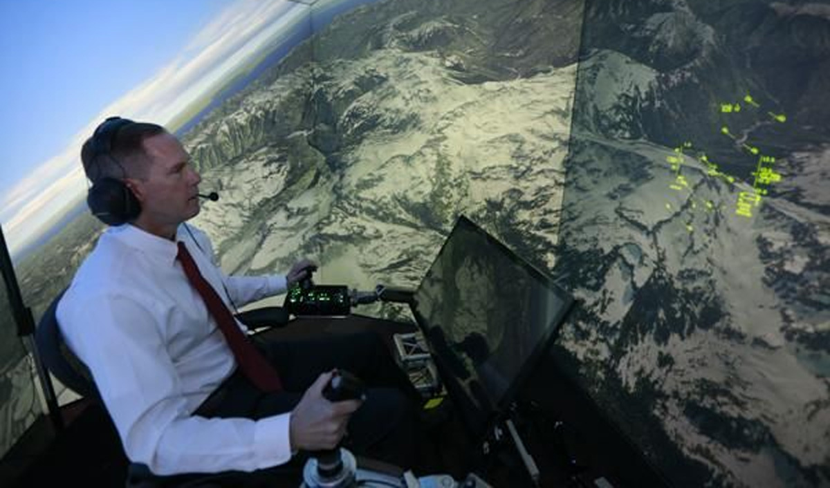 Le pilote Gene Lee en simulateur (Lisa Ventre, University of Cincinnati)