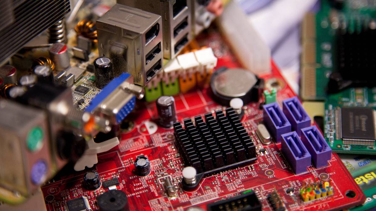 motherboards_juho_metsavuori