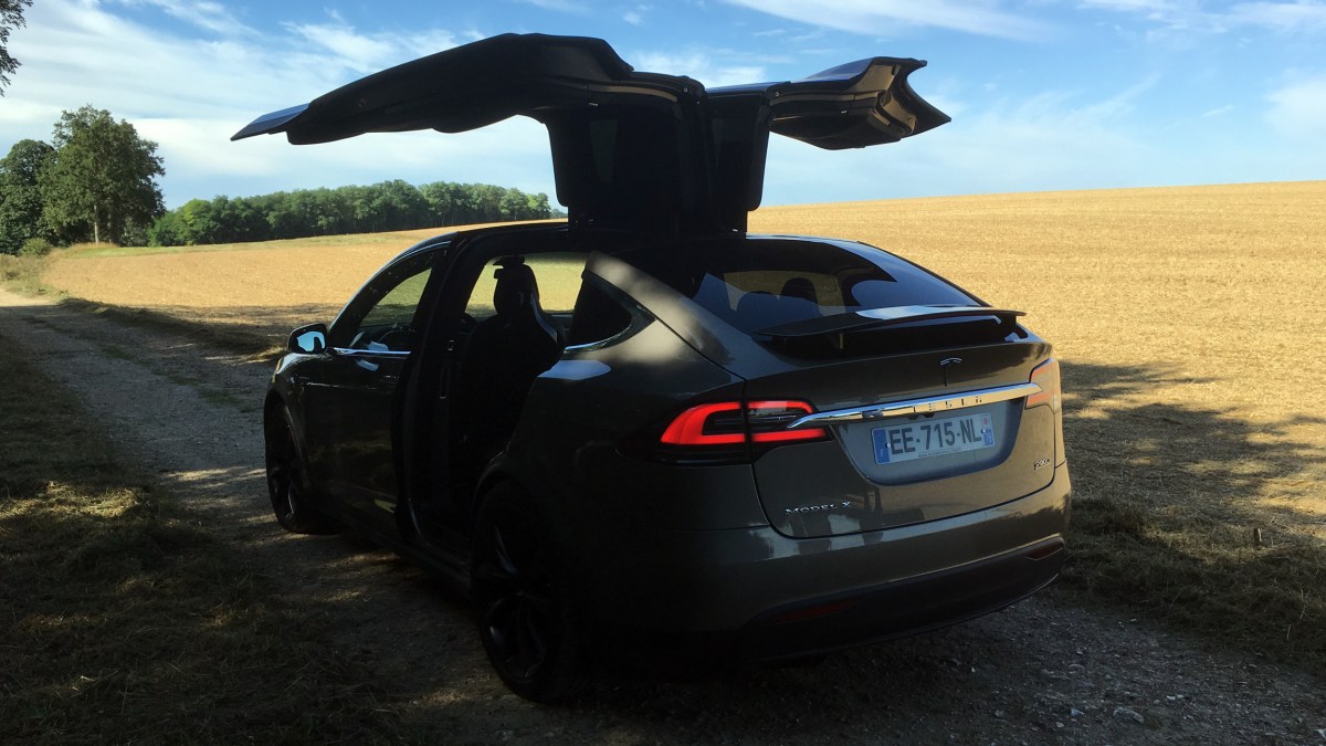 tesla-model-x-2