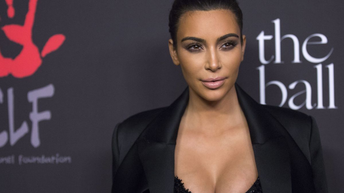 dechainee-kim-kardashian-s-affiche-nue-sur-instagram