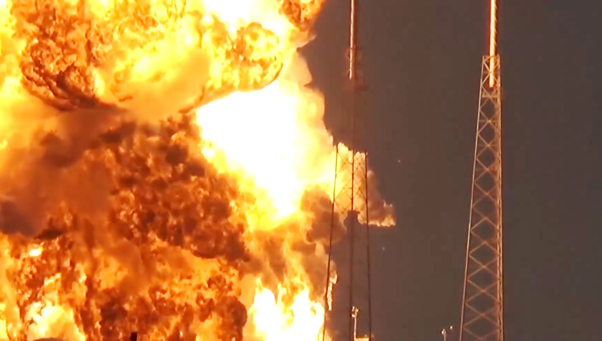 spacexexplosionhp