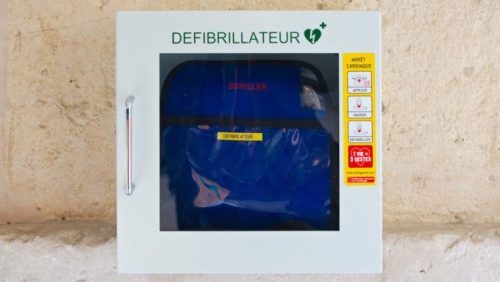 Un defibrillateur. // Source : Frédéric Bisson