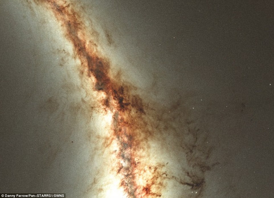 Source : Pan-STARRS Source : Pan-STARRS