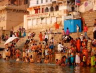 Ablutions dans le Gange.