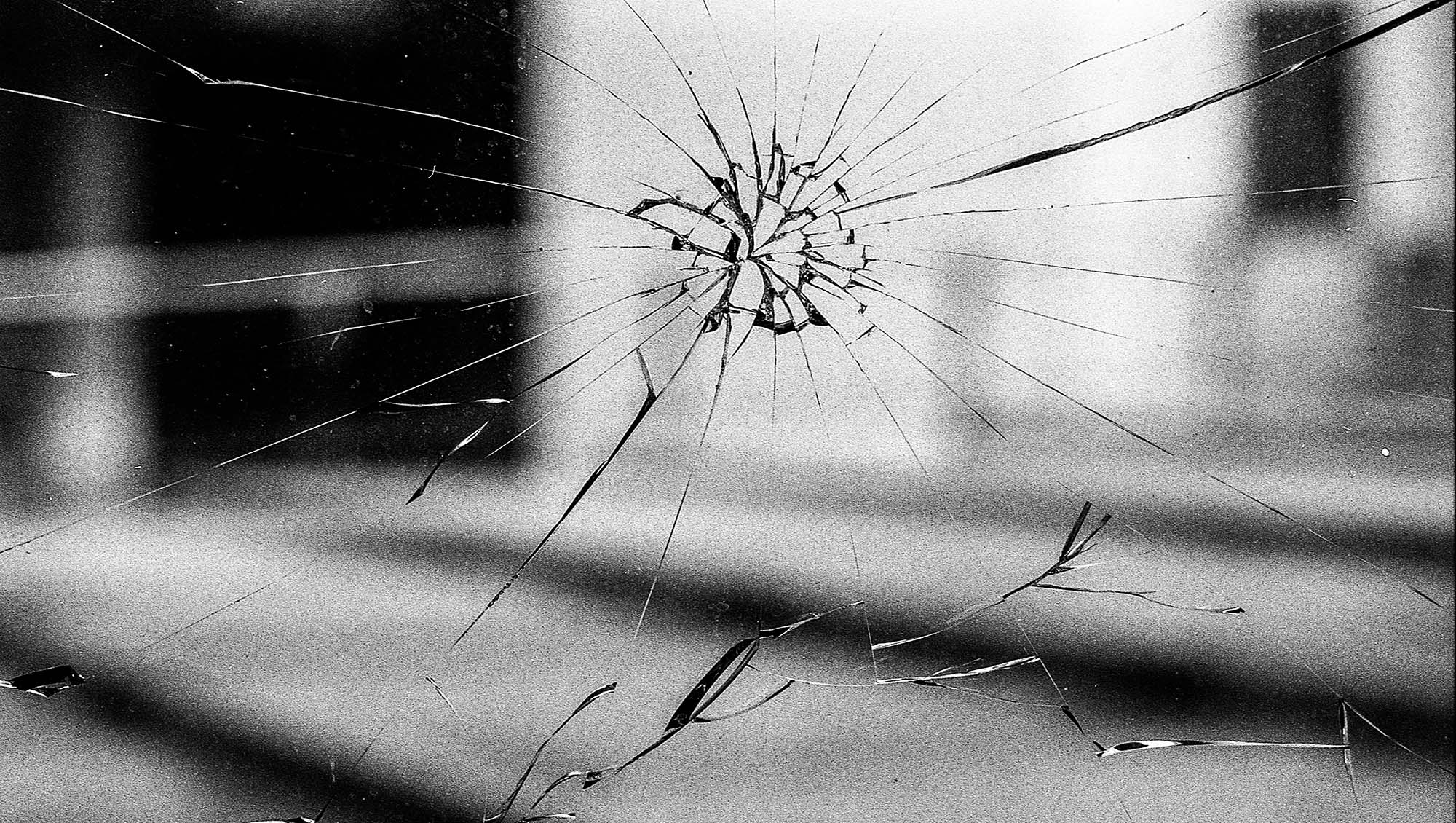 brise-casse-faille-breche-vulnerabilite brise-casse-faille-breche-vulnerabilite