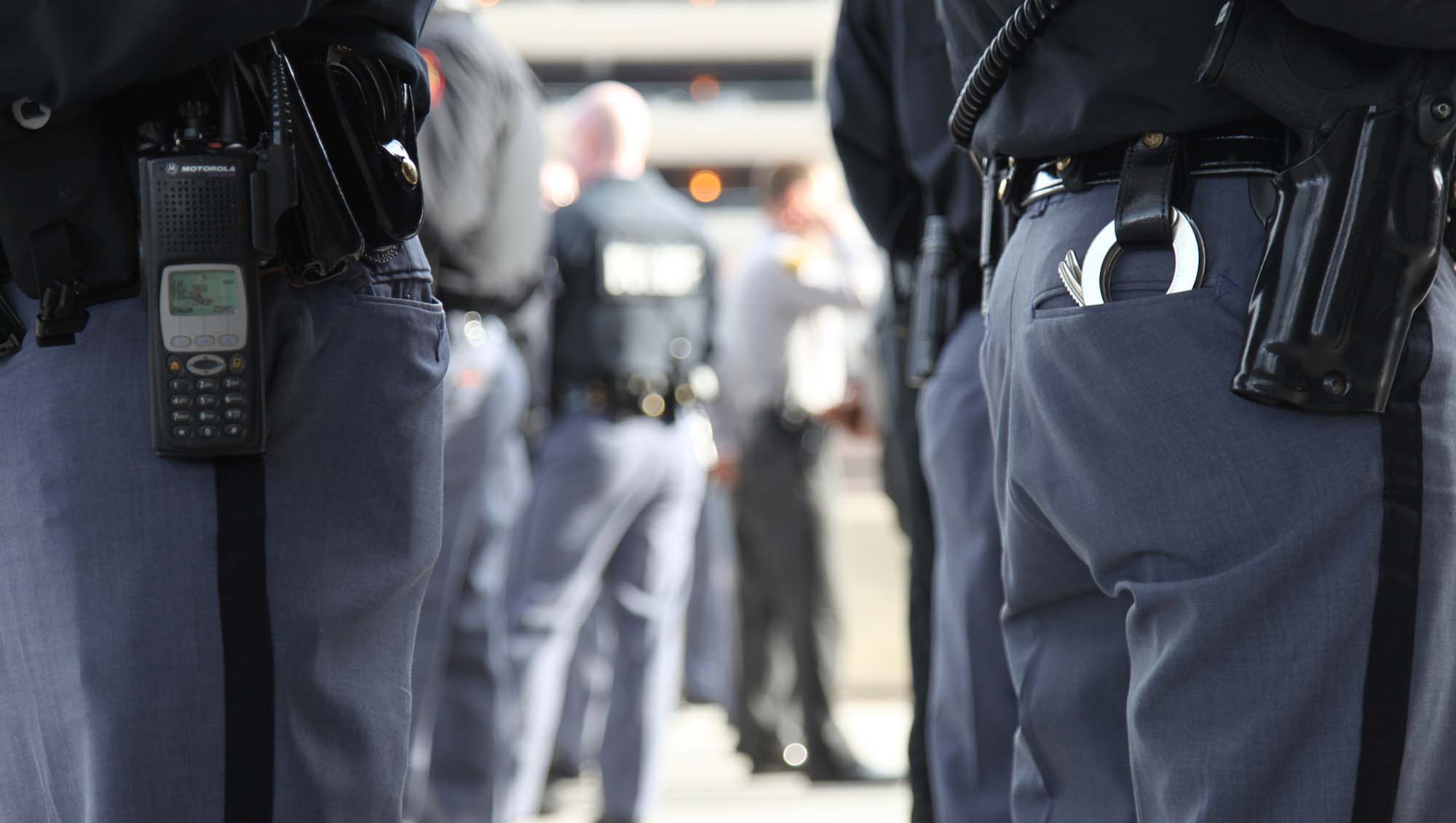 muslimban-menottes-police muslimban-menottes-police