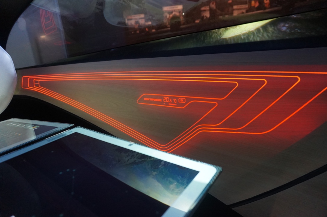 Le tableau de bord holographique 3D peut améliorer la sécurité des passagers