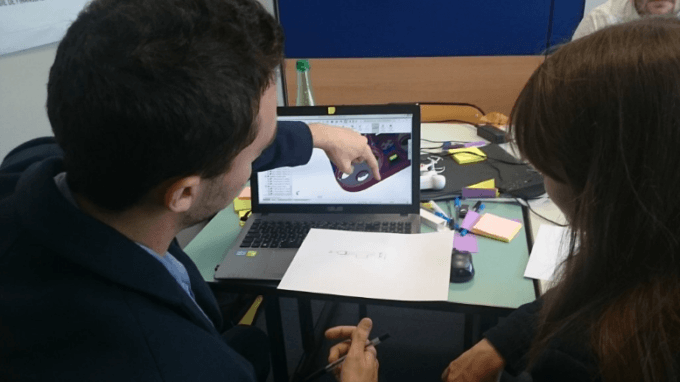 Les Bricodeurs lors du hackathon Act In Space. / Les Bricodeurs Les Bricodeurs lors du hackathon Act In Space. / Les Bricodeurs