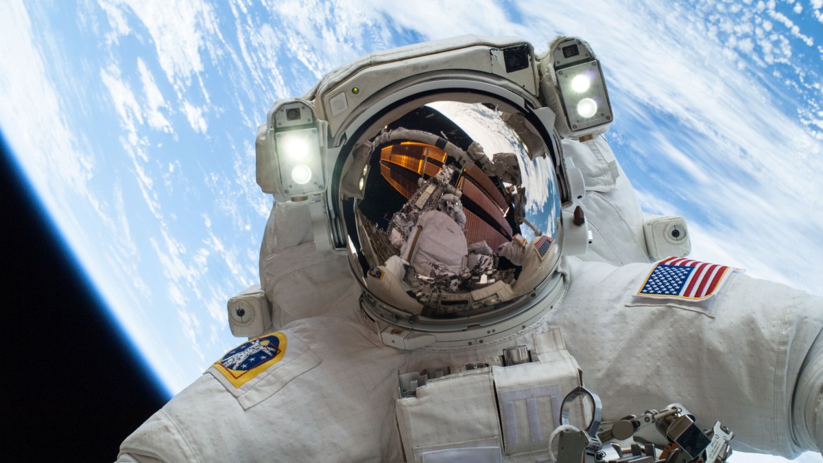 astronaute