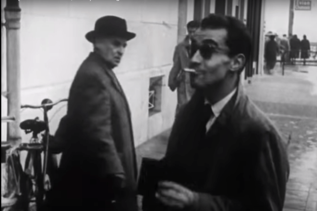 Apparition furtive de Godard Apparition furtive de Godard