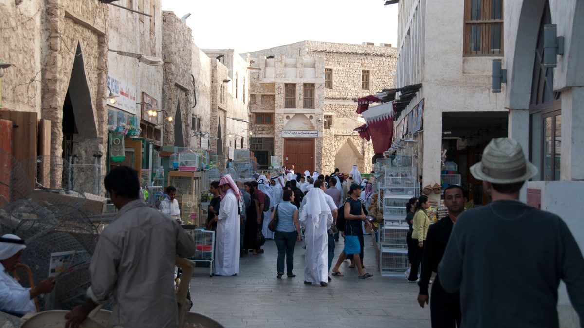 souq-waqif-doha-qatar-streets