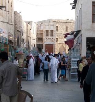 souq-waqif-doha-qatar-streets