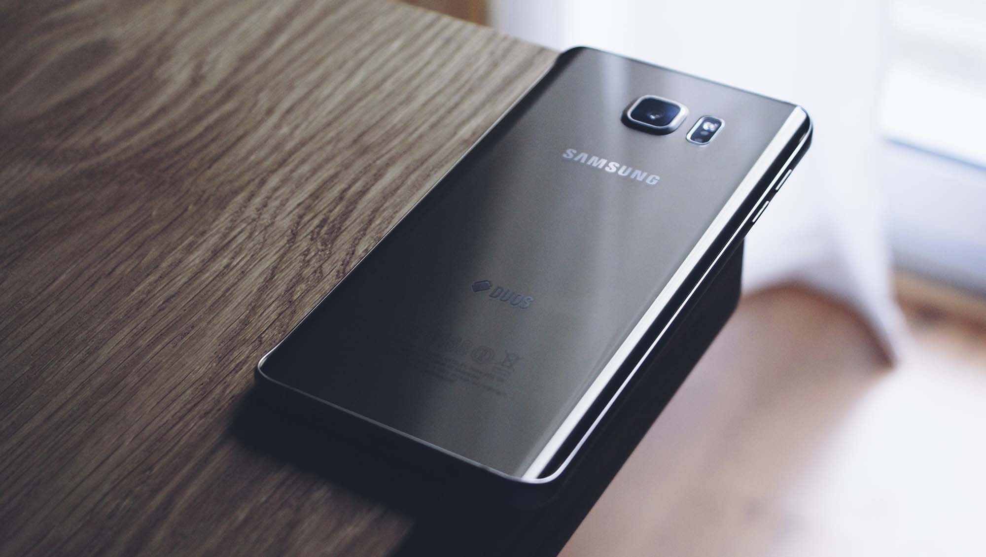 samsung-smartphone samsung-smartphone