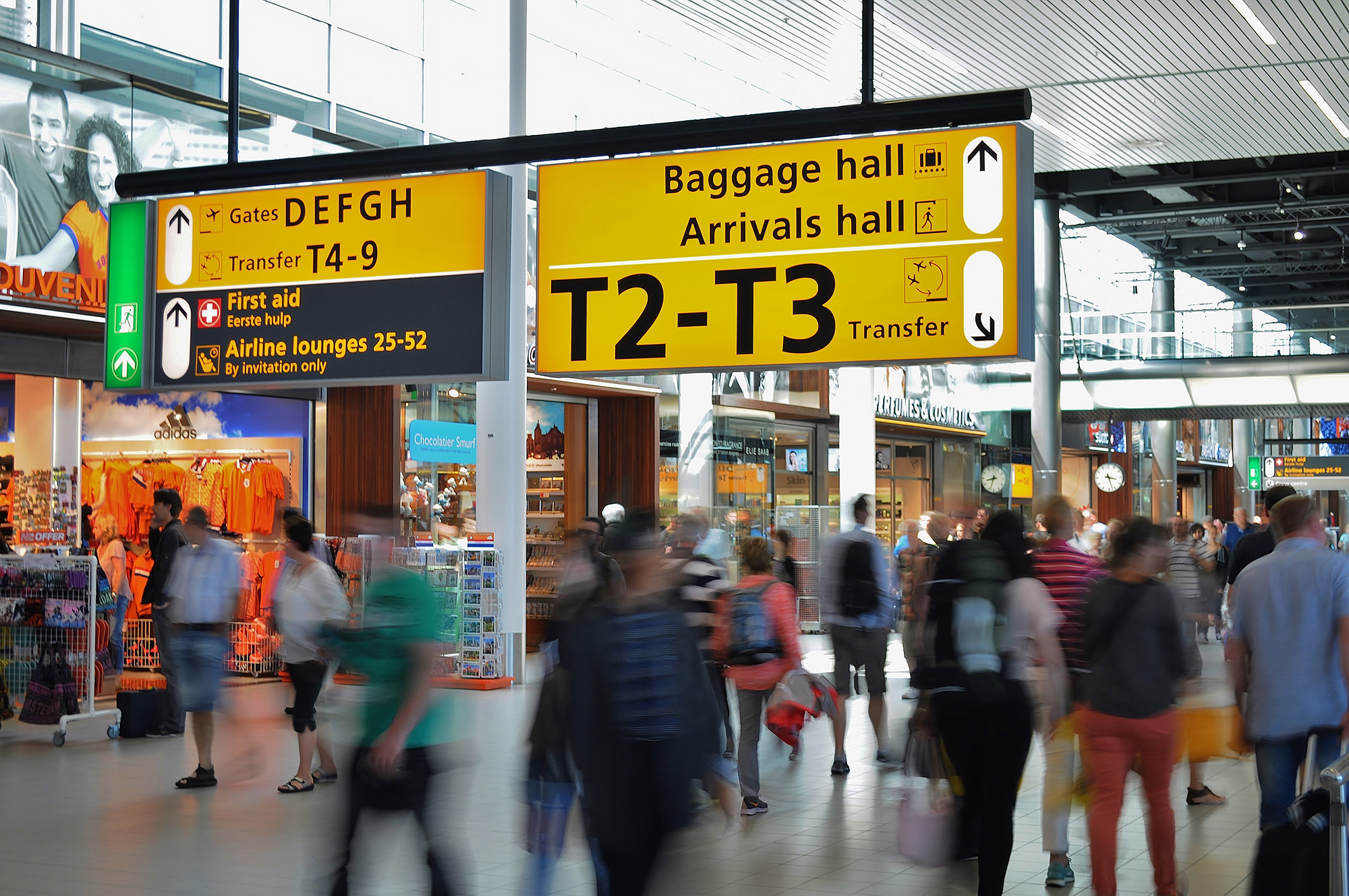 aéroport arrivée foule