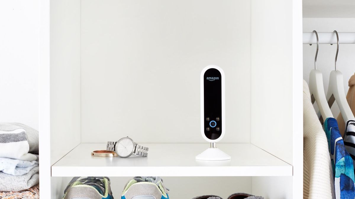 echo_look__closet_shelf-0