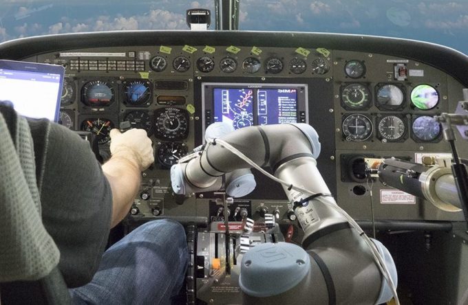 robot pilote vol avion boeing 737