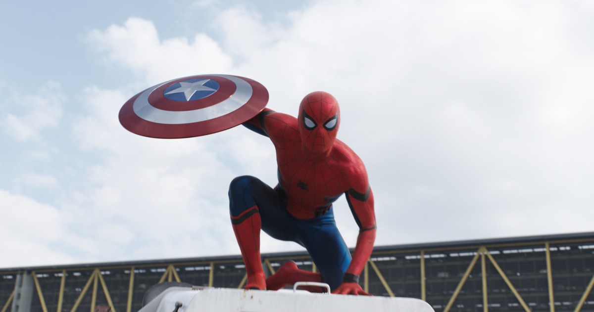 Marvel's Captain America: Civil War

Spider-Man/Peter Parker (Tom Holland)

Le nouveau Spider-Man (Tom Holland) faitses premiers pas chez Marvel Studios, dans Captain America - Civil War (2016), avant son propre film, produit par Sony

© Marvel 2016