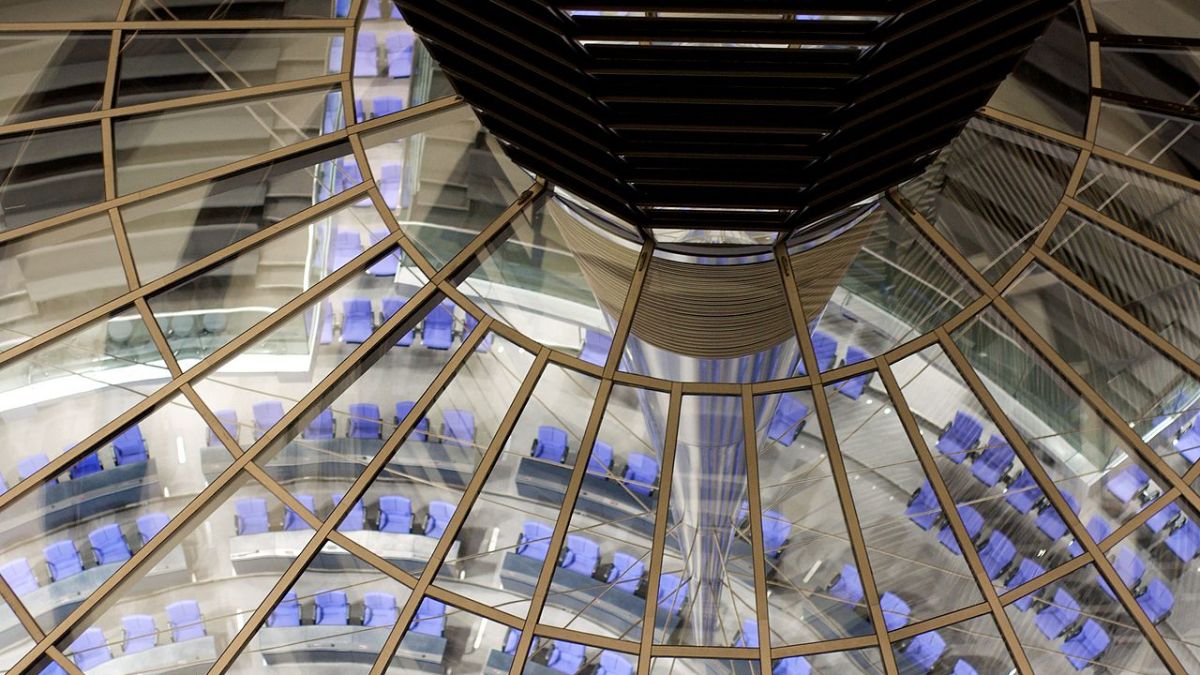 Dôme du Reichstag, vue sur le Bundestag
CC. BriYYZ