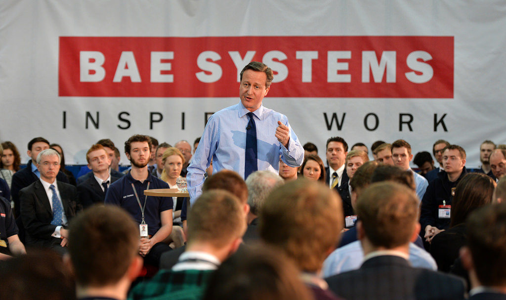 L'ancien Premier Ministre David Cameron auprès de BAE Systems, 2015
(Downing Street)