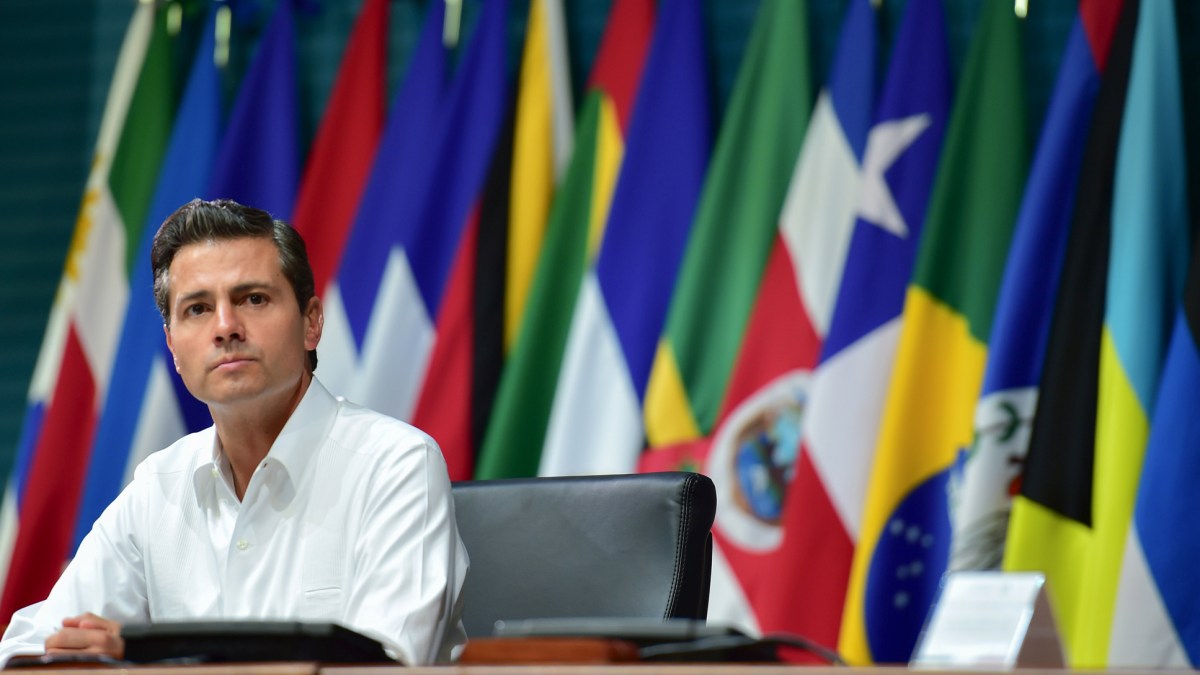 M. Pena Nieto,
CC. Présidence de la République du Mexique