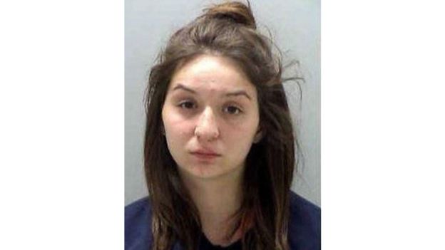 Monalisa Perez, 19 ans, photo policière (BBC)