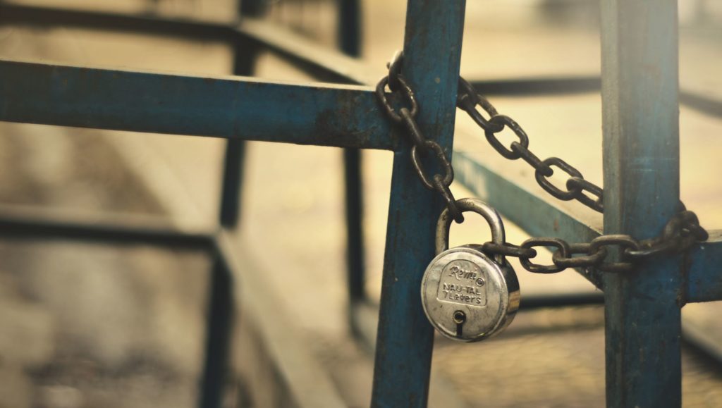 cadenas-verrou-chaine cadenas-verrou-chaine