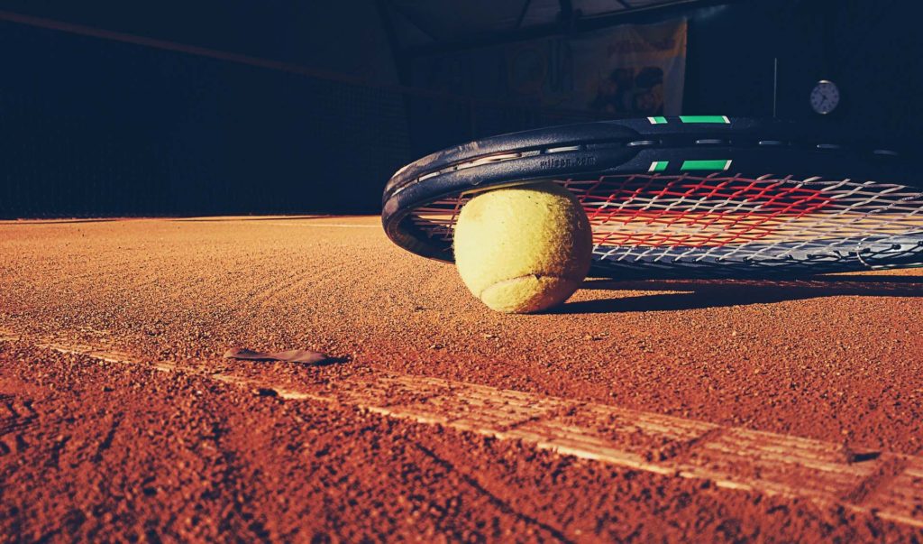 tennis-balle-raquette