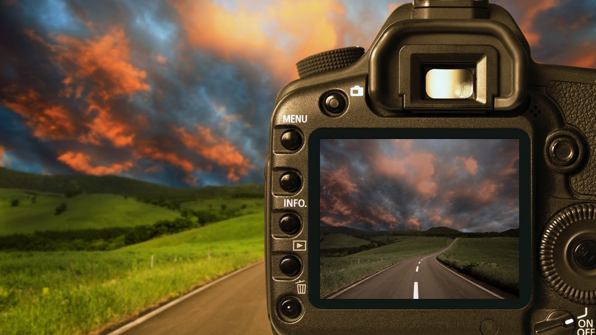 Digital camera capturing
