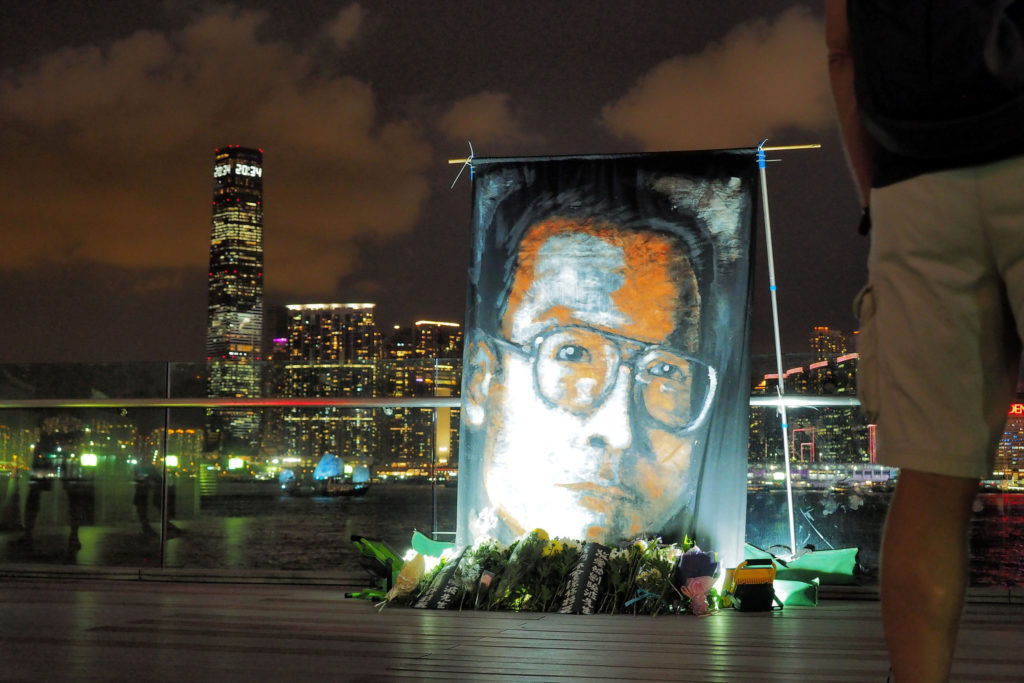 Plus de 1 500 personnes se sont réunis au Timar Park à Hong-Kong le 19 juillet, en mémoire de Liu Xiaobo. 
CC. Etan Liam