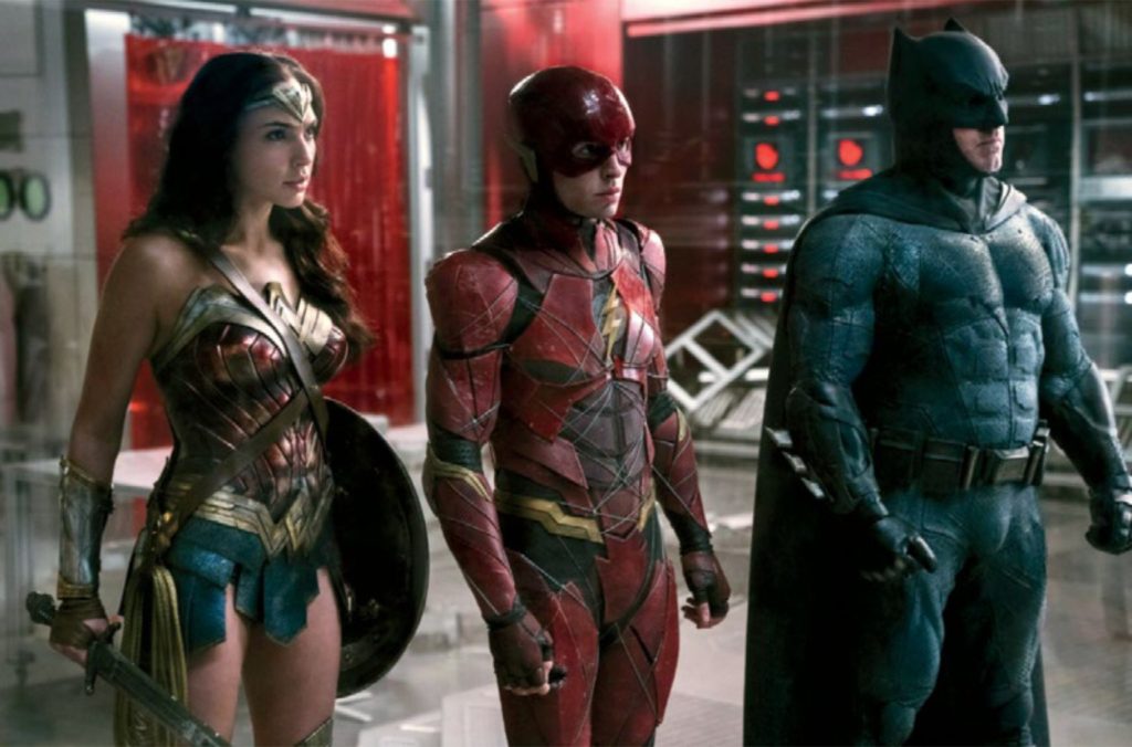 Nouvelle image de Justice League, réunissant Flash (Ezra Miller), Wonder Woman (Gal Gadot) et Batman (Ben Affleck).