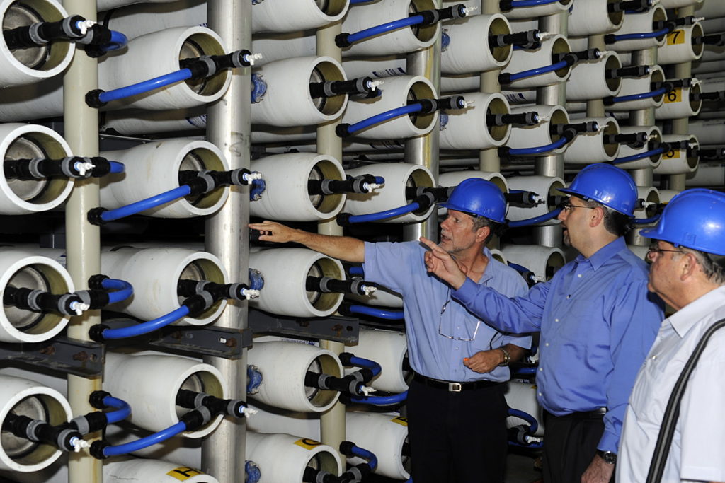 L'usine de dessalement de Hadera, située en Israël, lors de la visite d'un ambassadeur américain, en 2012 - (c) U.S. Embassy Tel Aviv