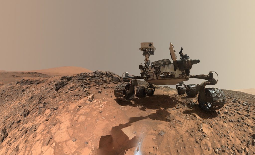 Curiosity se photographiant en selfie sur Mars. // NASA/JPL-Caltech/MSSS