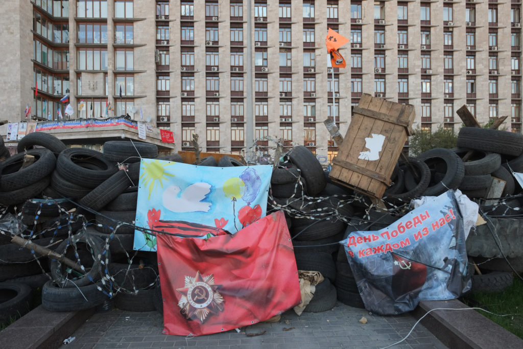 Donetsk, barricades dans le centre de la zone d'affrontement, 2014 / CC. dasjo