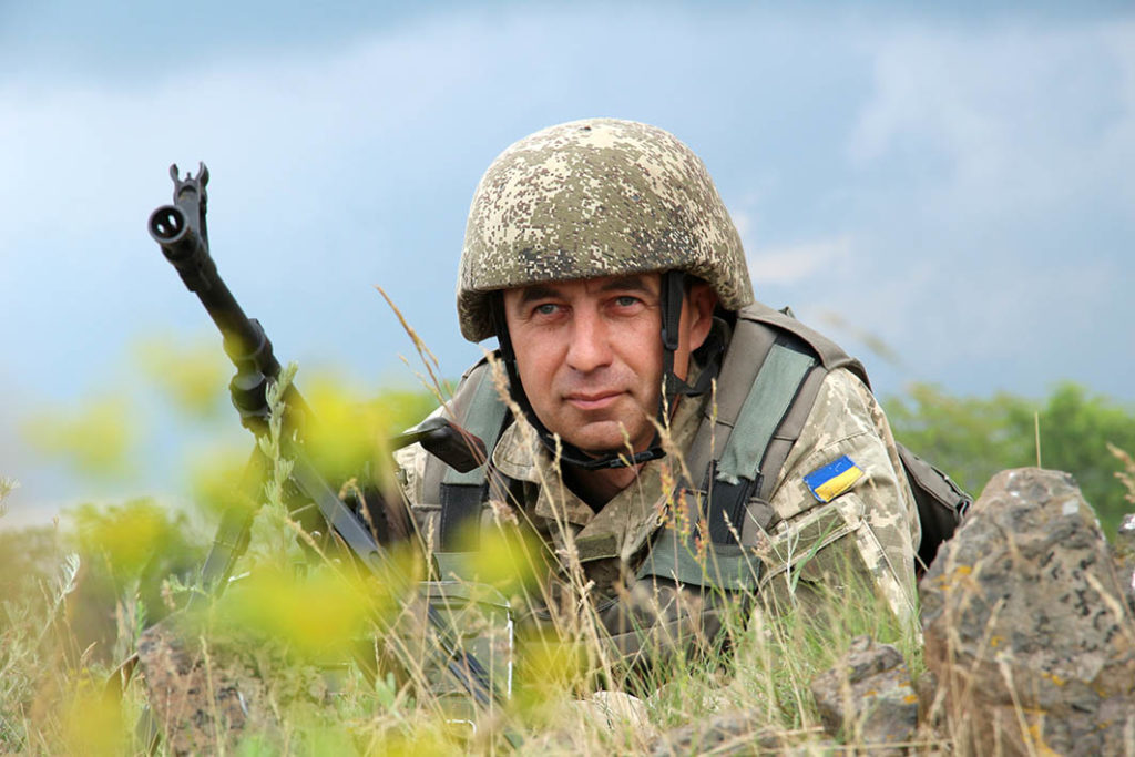 Soldat ukrainien sur le front du Donbass, 2016 / CC. Ministère de la Défense ukrainien Soldat ukrainien sur le front du Donbass, 2016 / CC. Ministère de la Défense ukrainien
