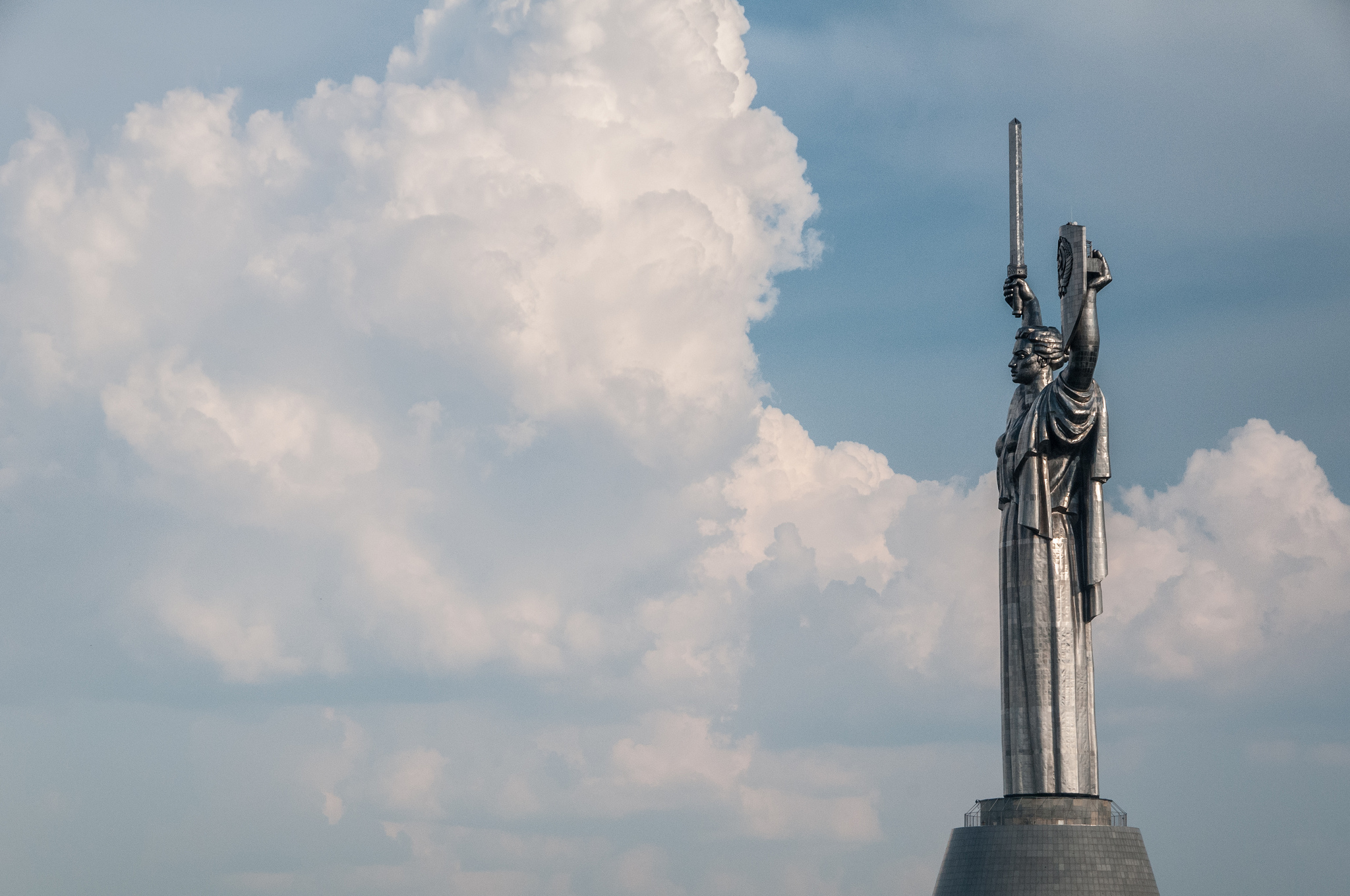 La statue de la Mère-Patrie, Батьківщина-Мати, Kiev, 2013 / CC. Kamil Porembinski 