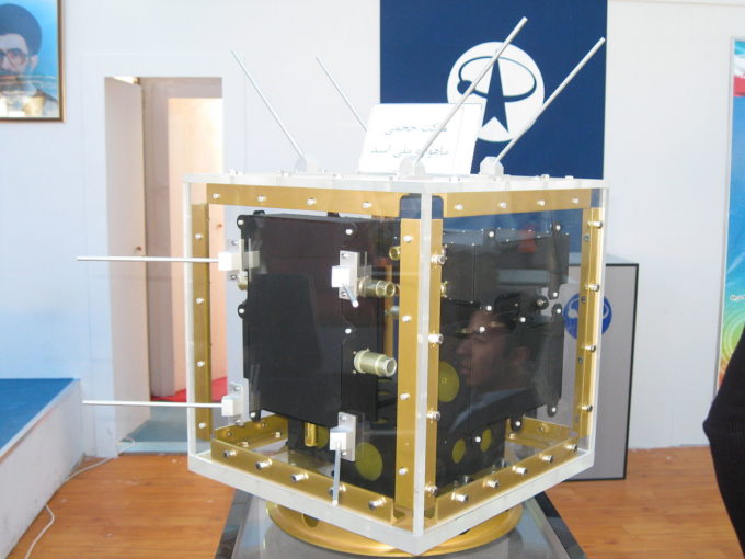 Omid, le premier satellite iranien lancé en 2002. CC Mardetanha