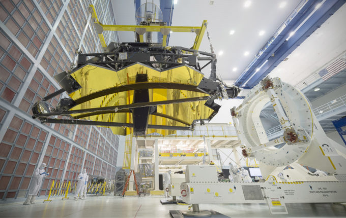 L'assemblage du télescope spatial James-Webb // Source : NASA/Chris Gunn L'assemblage du télescope spatial James-Webb // Source : NASA/Chris Gunn