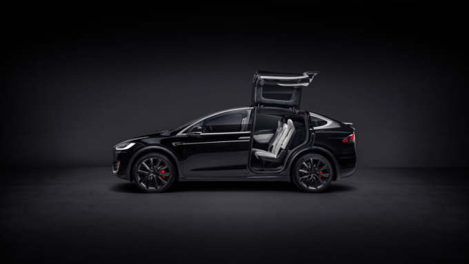 Tesla Motors / Alexis Georgeson Tesla Motors / Alexis Georgeson