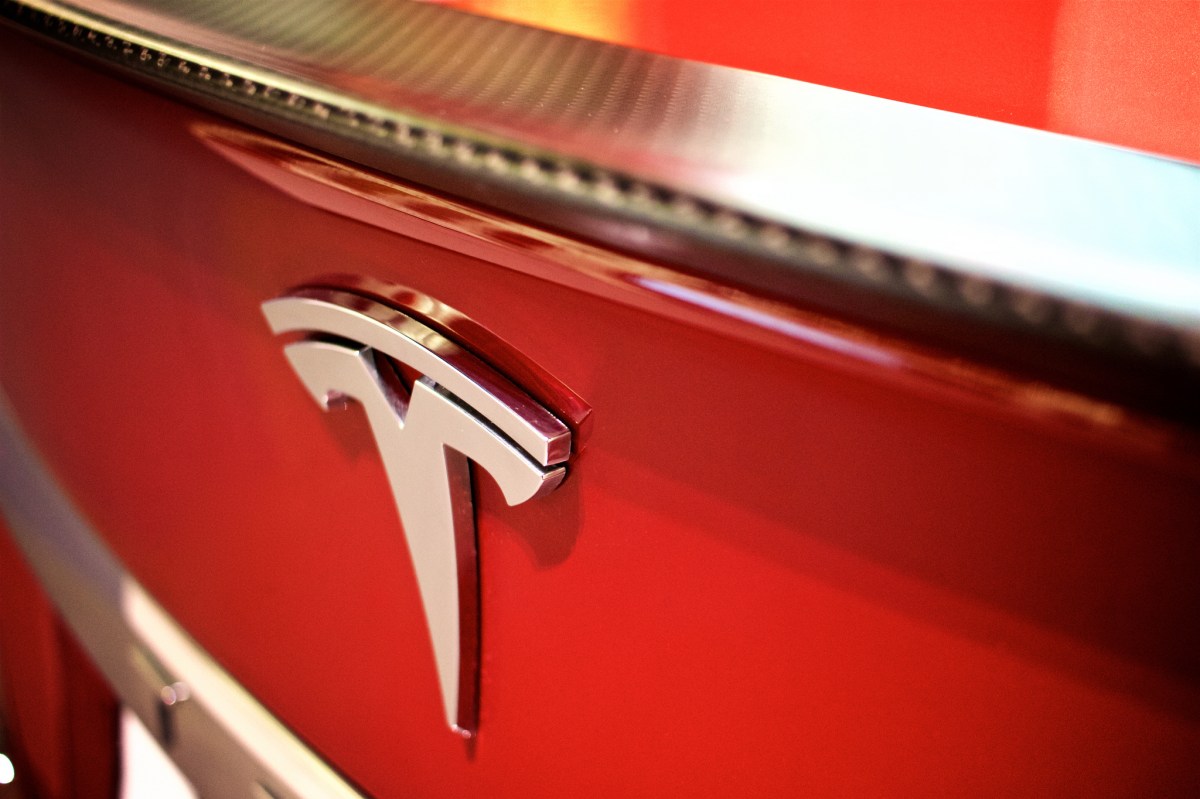 Le logo Tesla. // Source : cchana