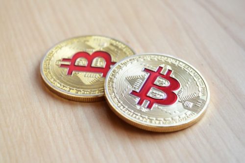 crypto-monnaie-bitcoin-pieces