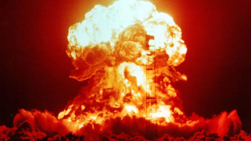 Armes nucléaires dans l’espace : que se passe-t-il avec le satellite russe Cosmos-2553 ?
