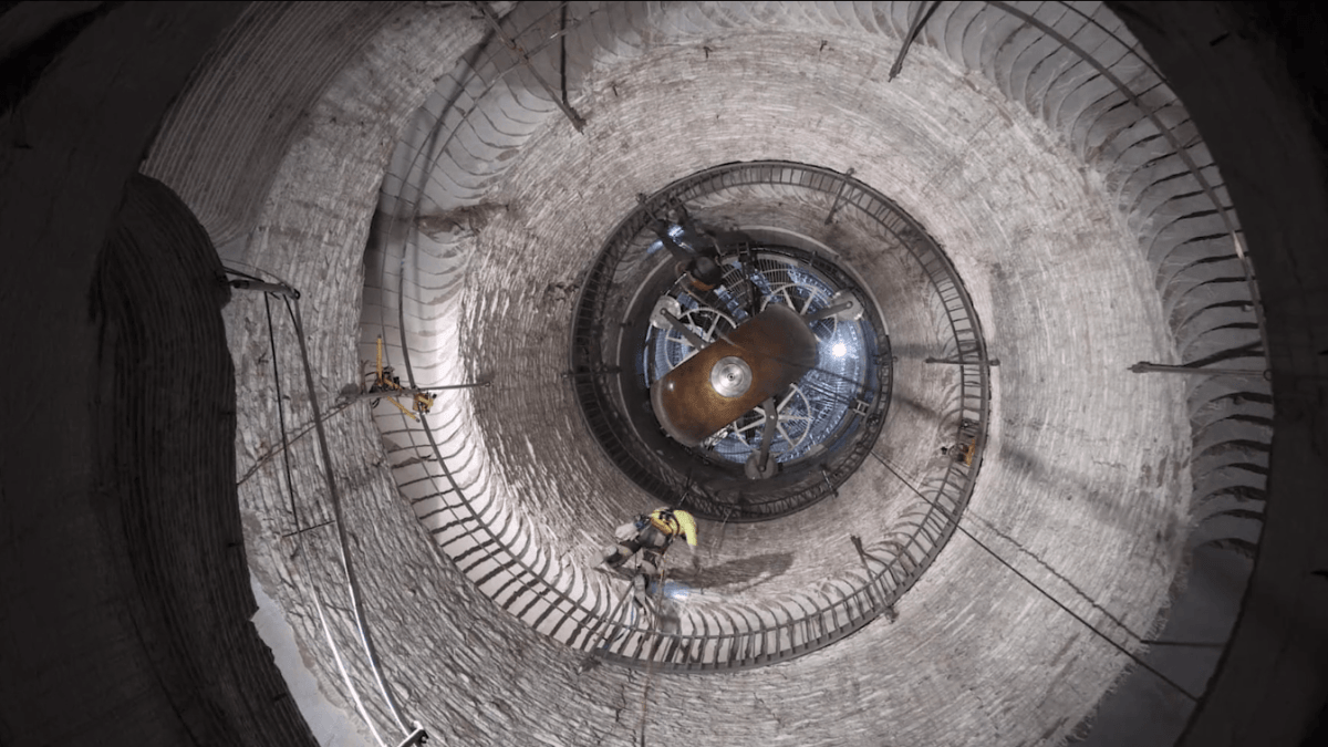 La construction de l'horloge est en cours sous la montagne. Capture d'écran/The Long Now Foundation